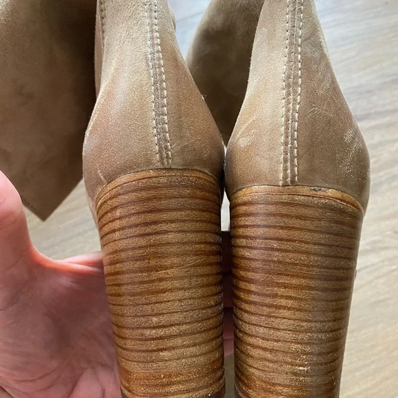 - Free People Slouchy Mid Calf Boots tan size 40
Like new - Picture 5 of 9